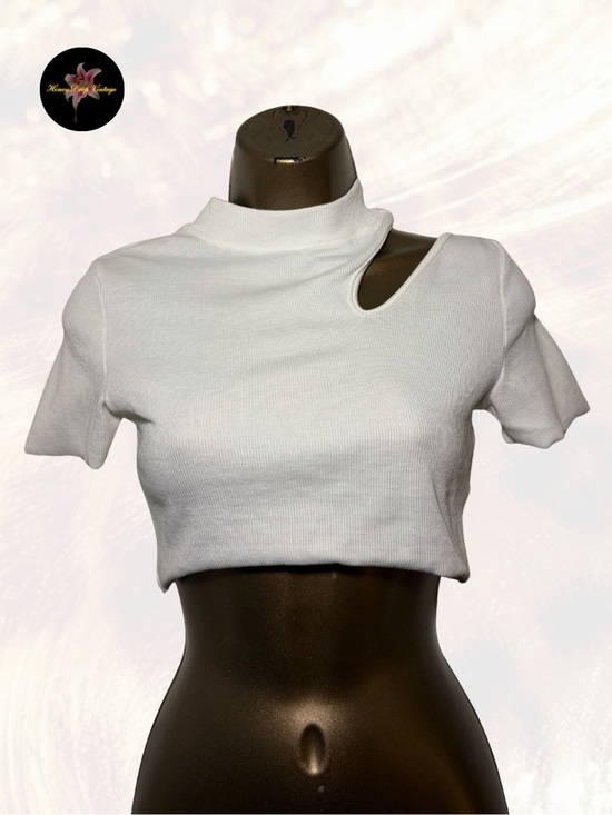 Solado Tops - SOLADO White Ribbed Cutout Mock Neck Crop Top